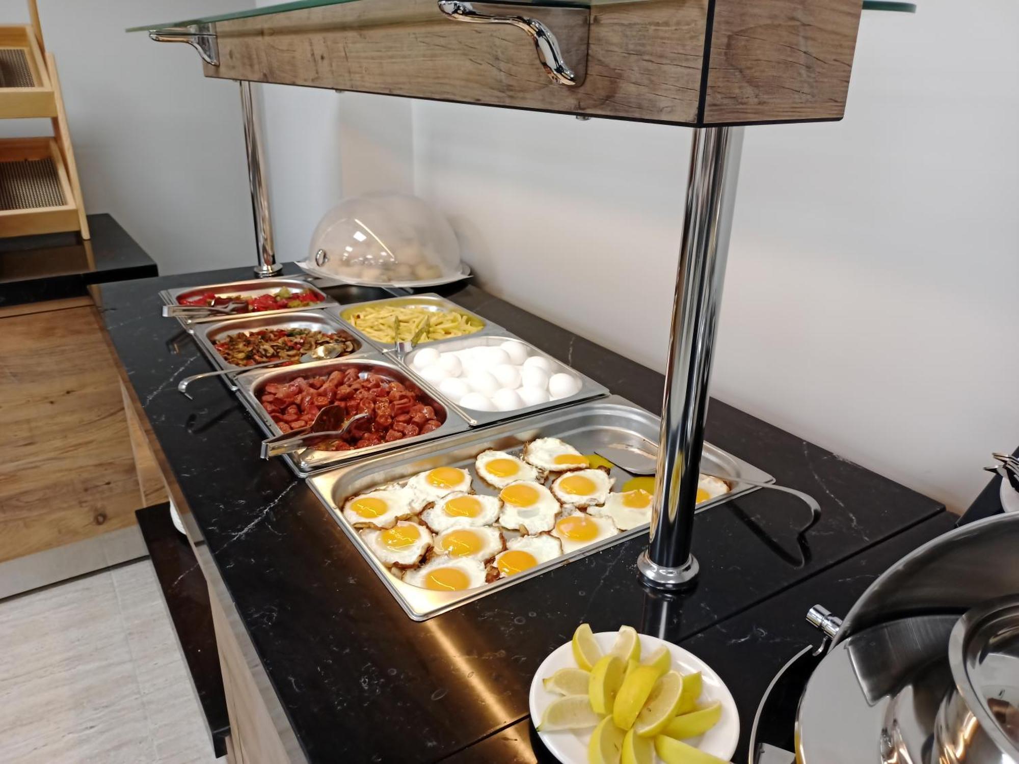 C Suites Antalia Airport Екстер'єр фото
