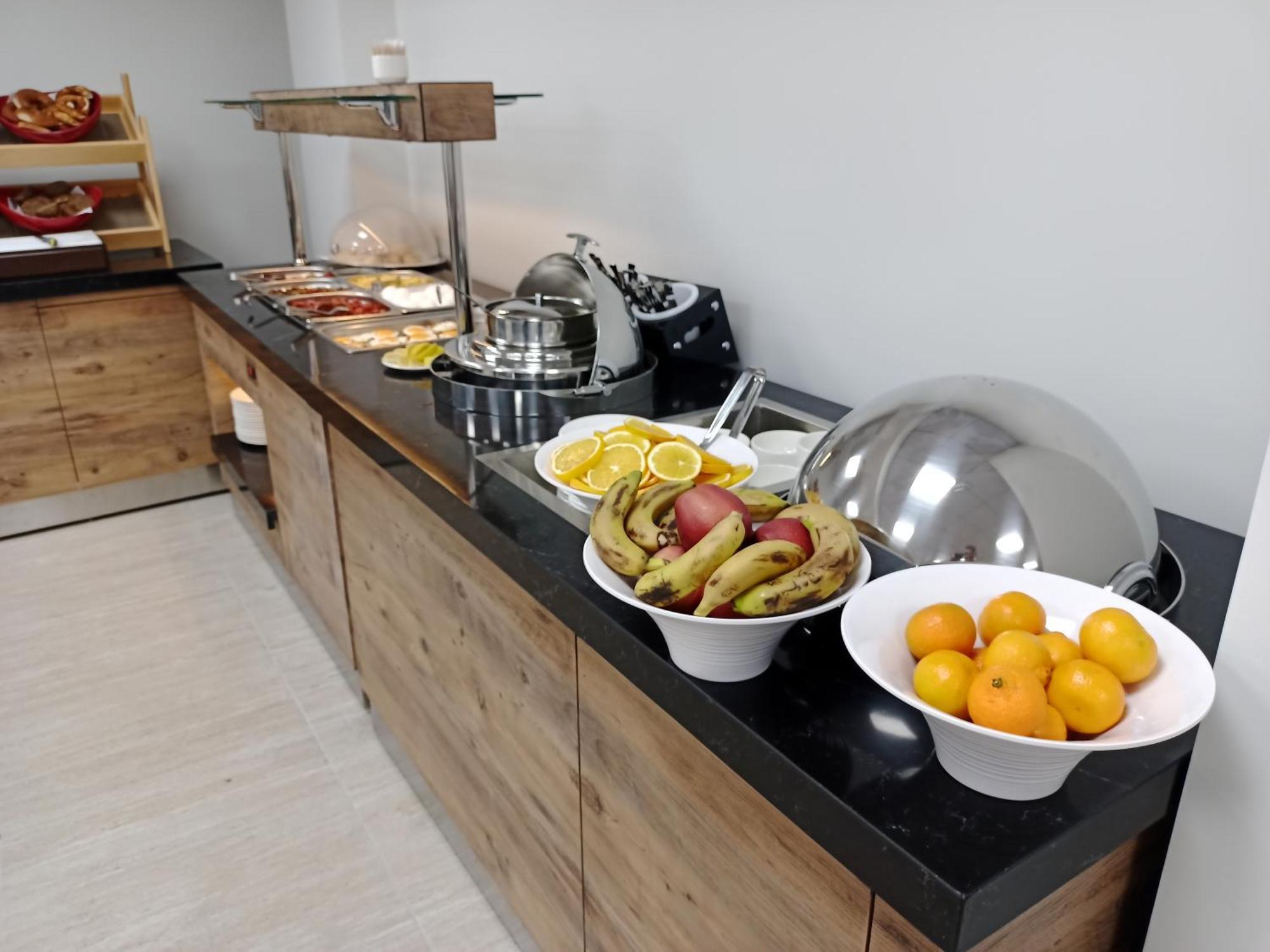 C Suites Antalia Airport Екстер'єр фото